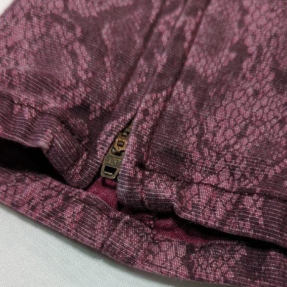 DG2 by Diane Gilman Purple Snake Print Jeggings - Picture 5 of 12